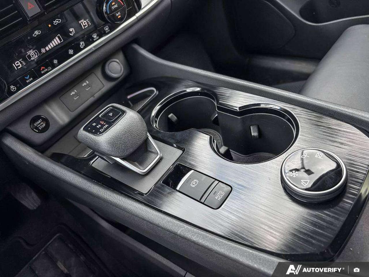2024 Nissan Rogue SL Photo