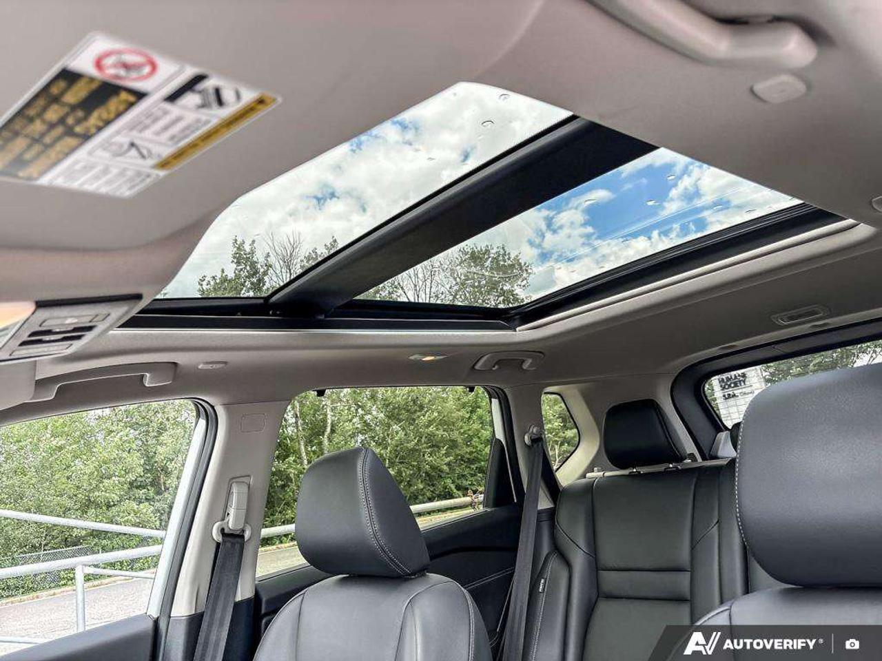 2024 Nissan Rogue SL Photo