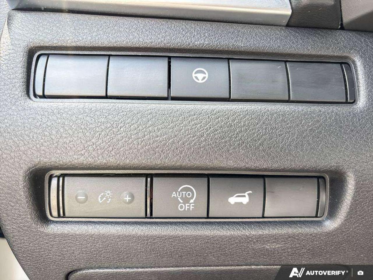 2024 Nissan Rogue SL Photo