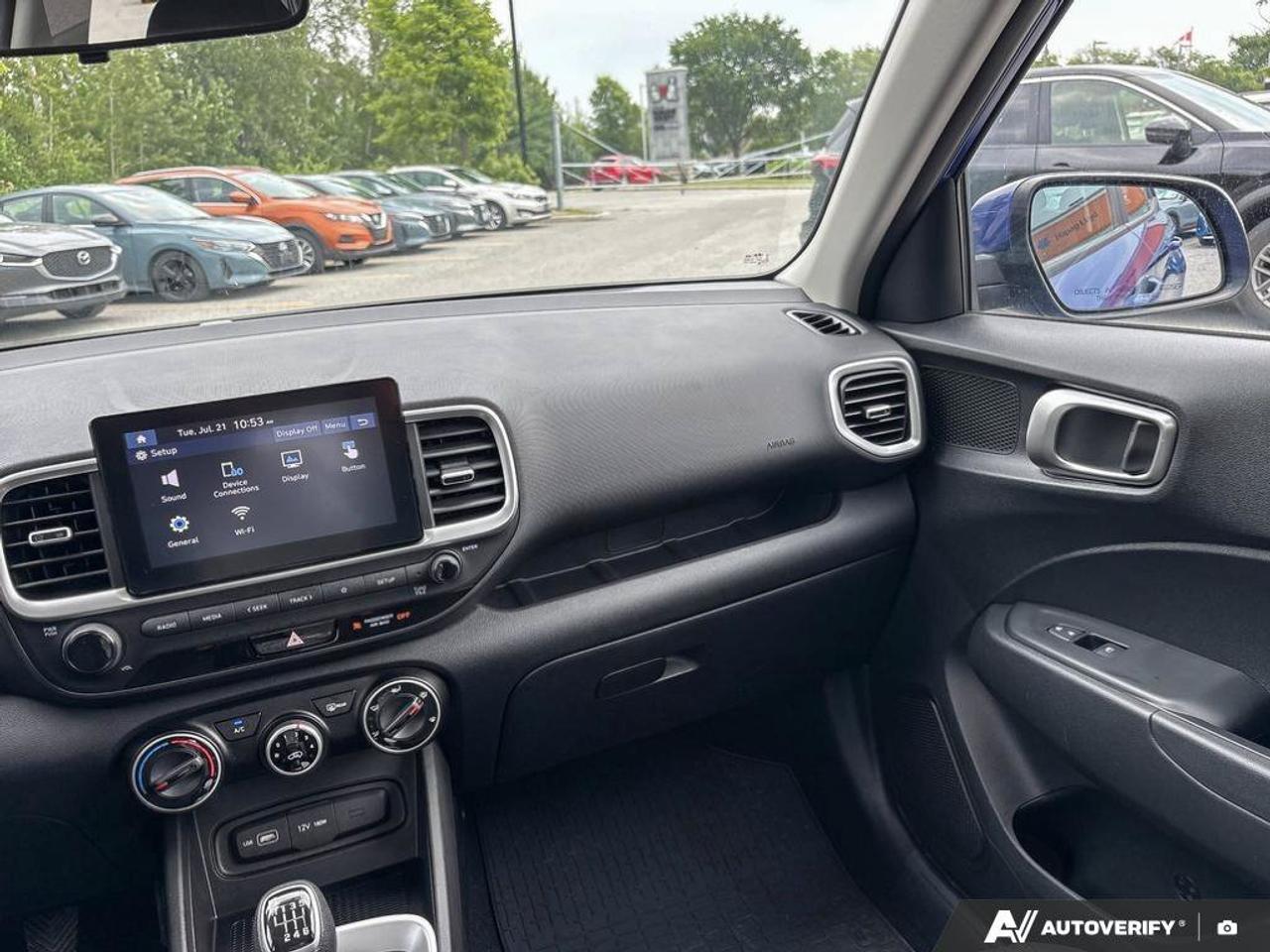 2022 Hyundai Venue Essential Photo