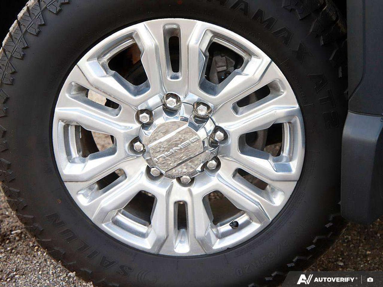 2022 GMC SIERRA 2500HD DENALI, 6.6L DIESEL V8, 4X4, ALLOYS, LEATHER, SUNROOF, MACMASTER ORIGINAL, 1-OWNER, CERTIFIED AS-TRADED! Photo
