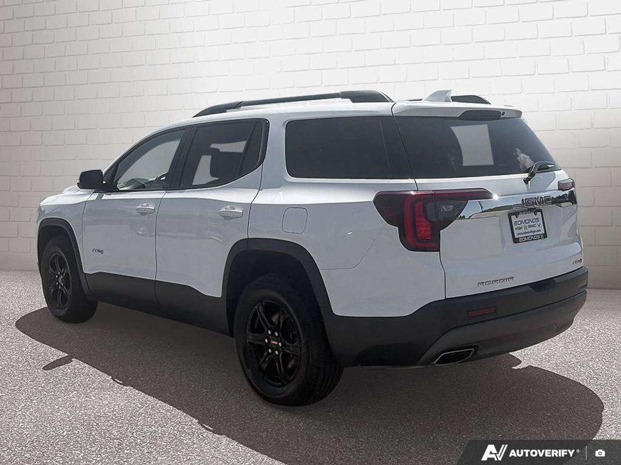 2023 GMC Acadia One Owner   Heated Seats   Sunroof   Remote Start Photo