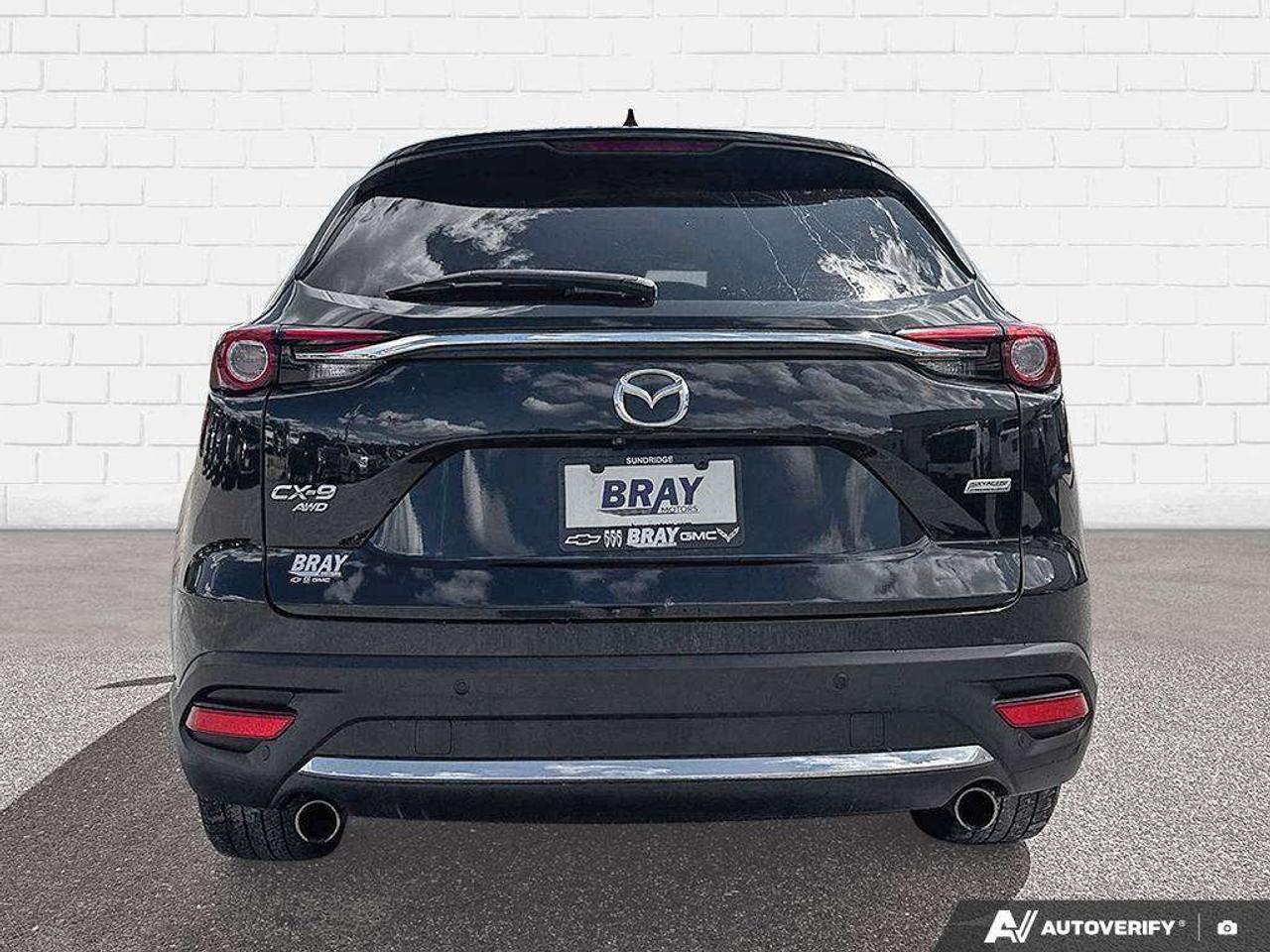 2018 Mazda CX-9 NAPPA LEATHER SEATING. VENTILATED FRONT SEATS. POWERMOON ROOF AND LIFTGATE. WINTER TIRES. LOADED. CERTIFIED. Photo