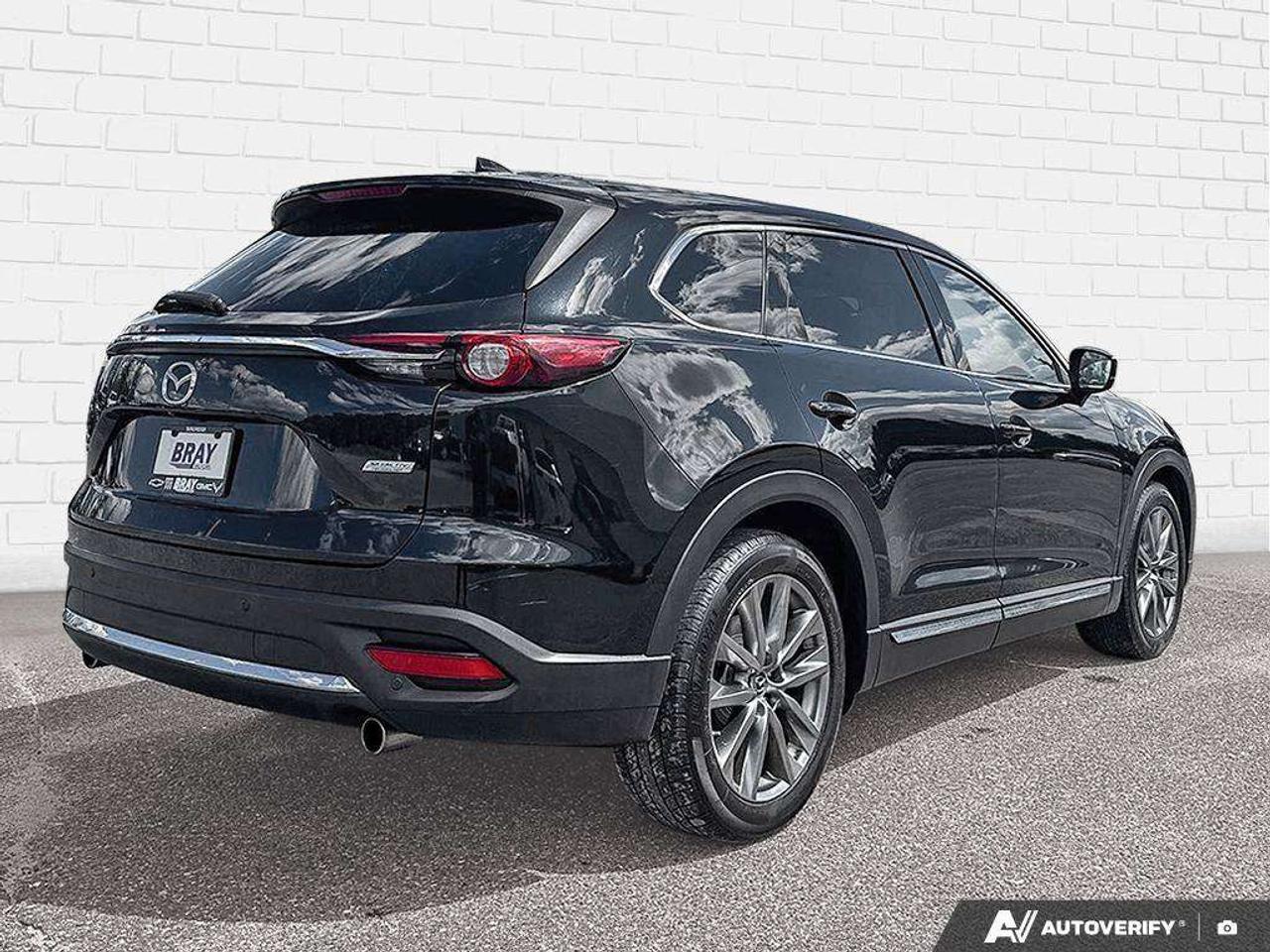 2018 Mazda CX-9 NAPPA LEATHER SEATING. VENTILATED FRONT SEATS. POWERMOON ROOF AND LIFTGATE. WINTER TIRES. LOADED. CERTIFIED. Photo