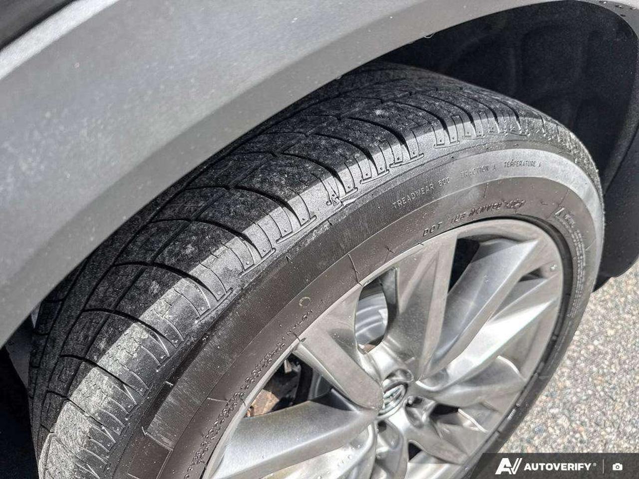 2018 Mazda CX-9 NAPPA LEATHER SEATING. VENTILATED FRONT SEATS. POWERMOON ROOF AND LIFTGATE. WINTER TIRES. LOADED. CERTIFIED. Photo