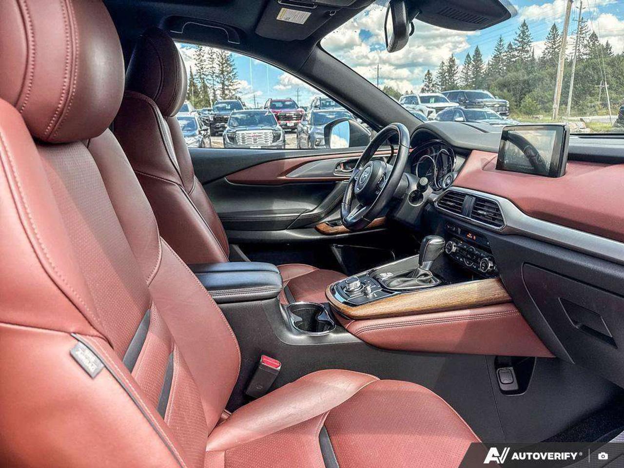 2018 Mazda CX-9 NAPPA LEATHER SEATING. VENTILATED FRONT SEATS. POWERMOON ROOF AND LIFTGATE. WINTER TIRES. LOADED. CERTIFIED. Photo
