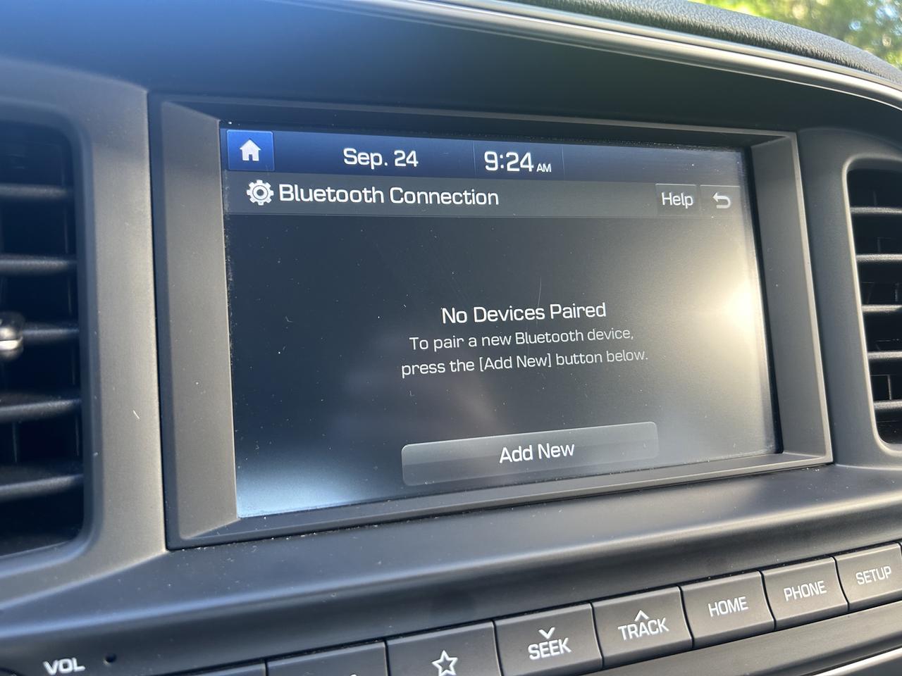 2020 Hyundai Elantra PREFERRED, HEATED SEATS, BACK UP CAM!! Photo