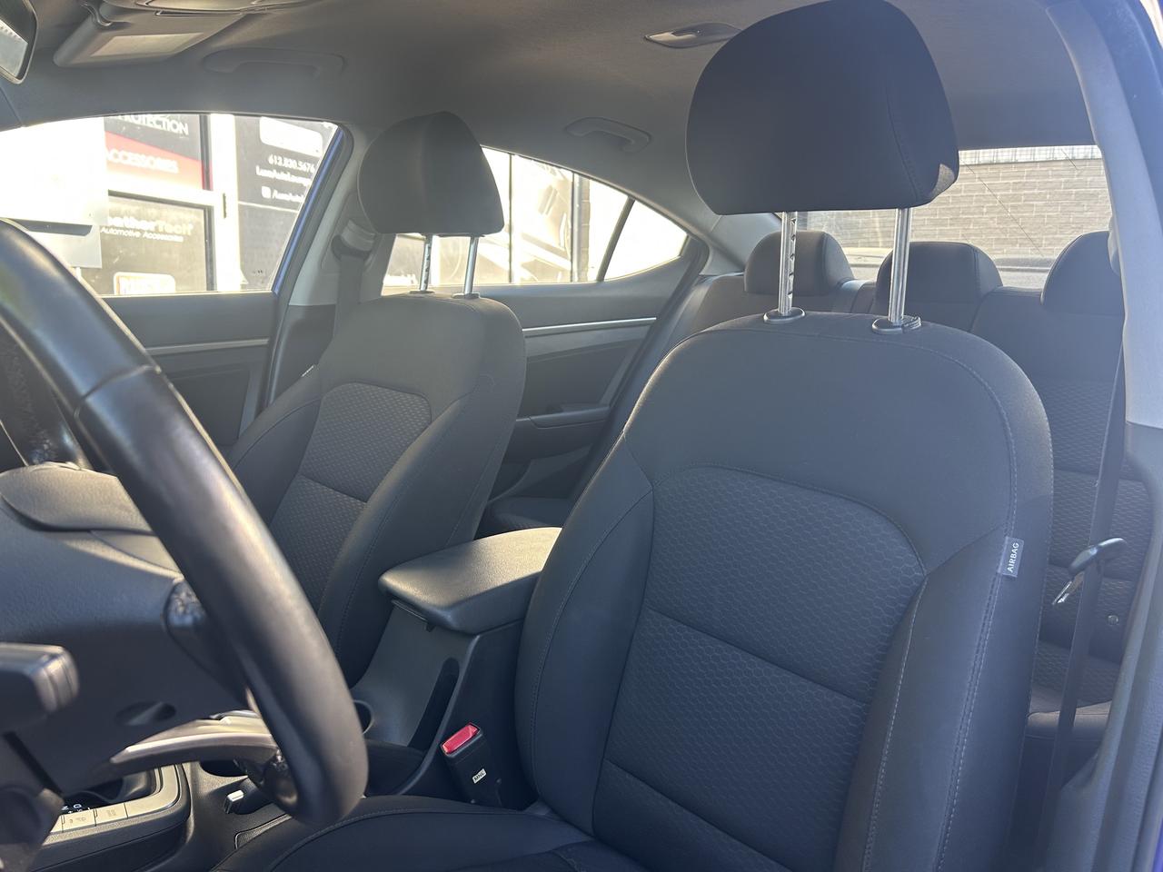 2020 Hyundai Elantra PREFERRED, HEATED SEATS, BACK UP CAM!! Photo