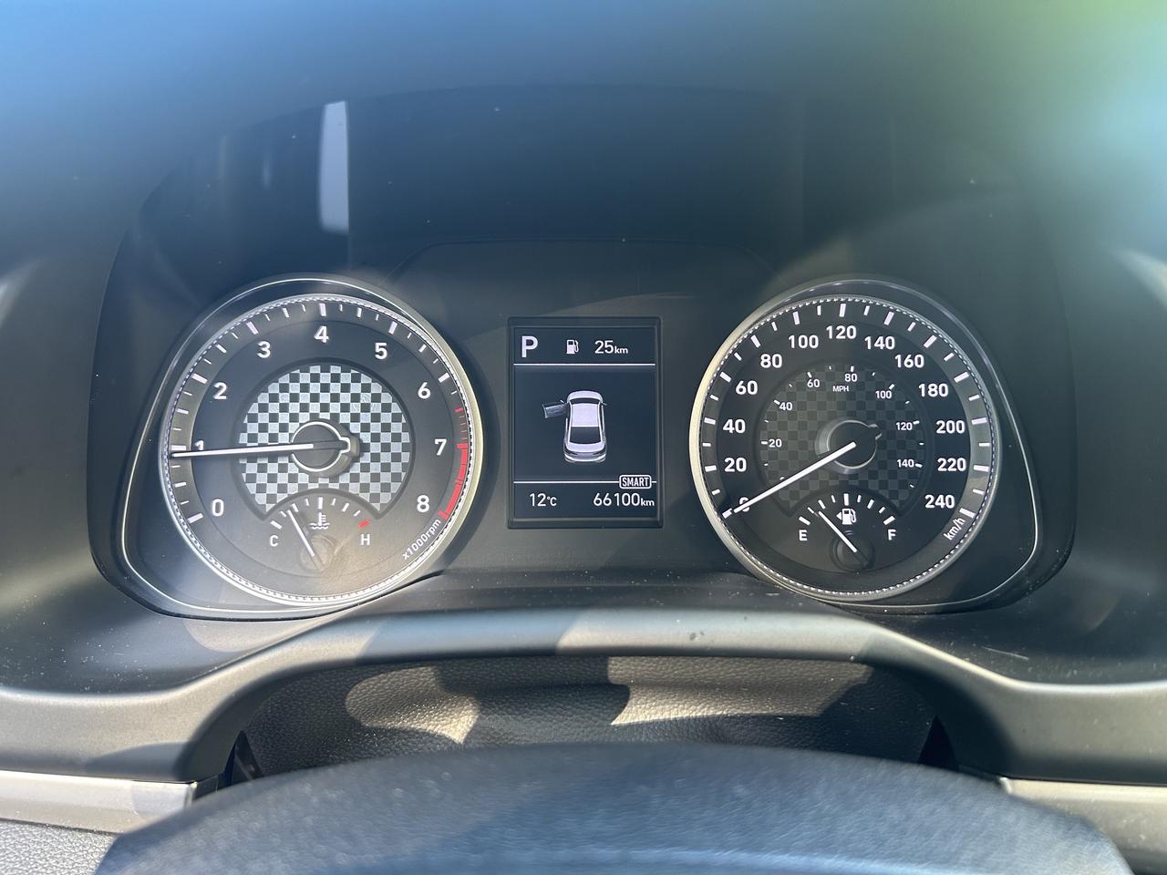 2020 Hyundai Elantra PREFERRED, HEATED SEATS, BACK UP CAM!! Photo