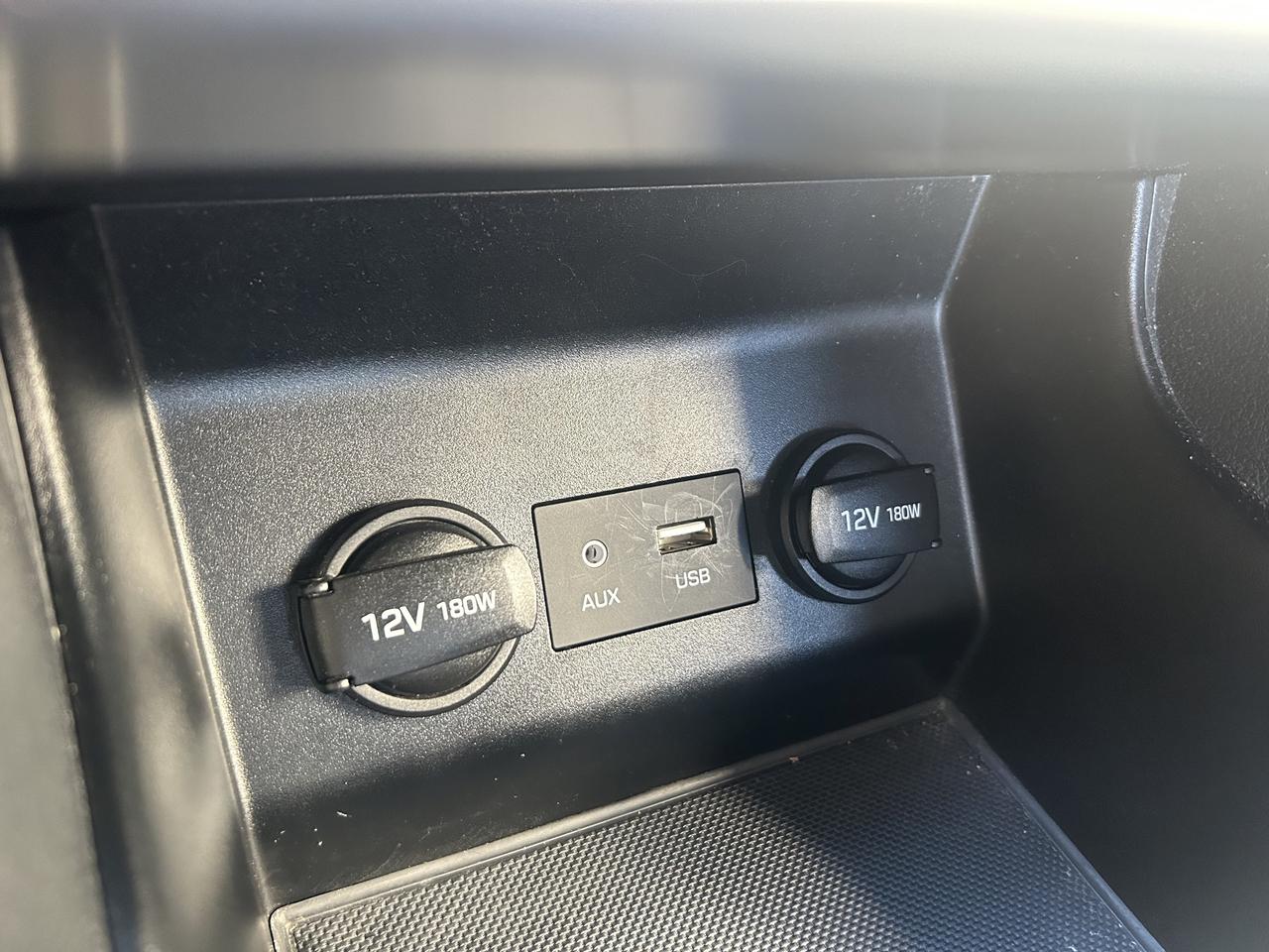 2020 Hyundai Elantra PREFERRED, HEATED SEATS, BACK UP CAM!! Photo