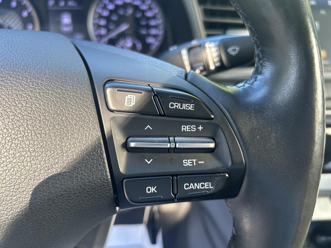 2020 Hyundai Elantra PREFERRED, HEATED SEATS, BACK UP CAM!! Photo