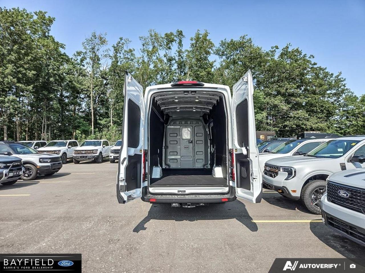 2026 Ford Transit Long 148 EL Photo