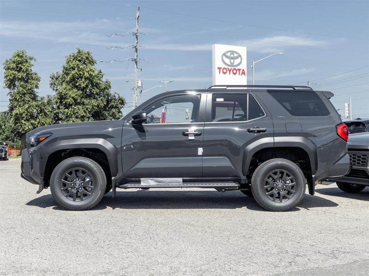 2026 Toyota 4Runner SR5 Photo2