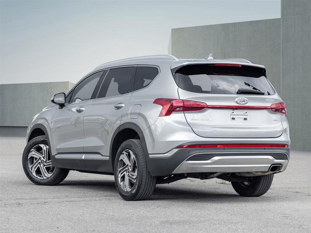 2022 Hyundai Santa Fe Preferred AWD 2.5L Photo4