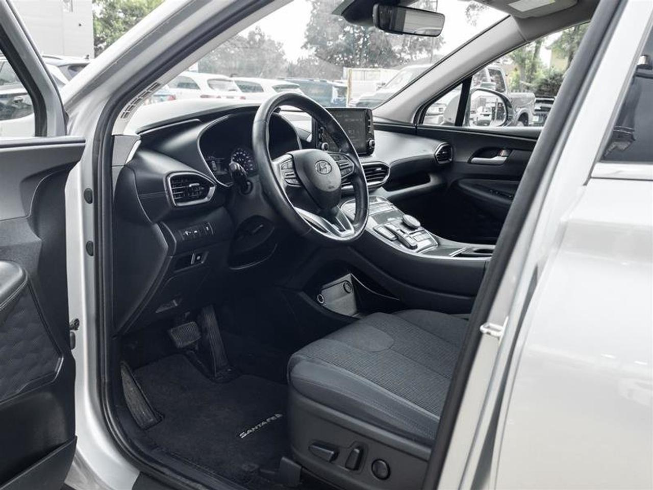 2022 Hyundai Santa Fe Preferred AWD 2.5L Photo
