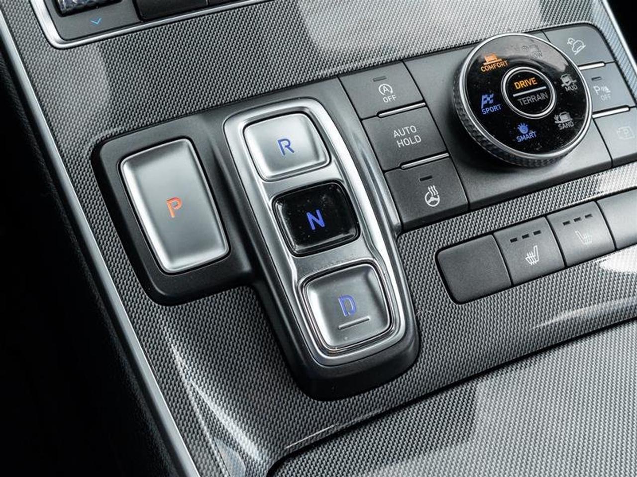 2022 Hyundai Santa Fe Preferred AWD 2.5L Photo