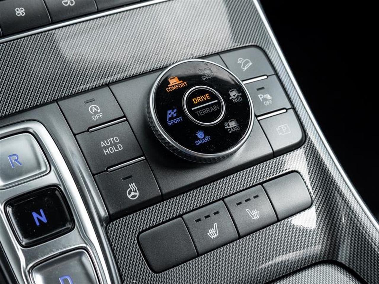 2022 Hyundai Santa Fe Preferred AWD 2.5L Photo