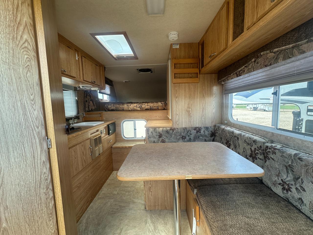 2007 Okanagan 80W TRUCK CAMPER 