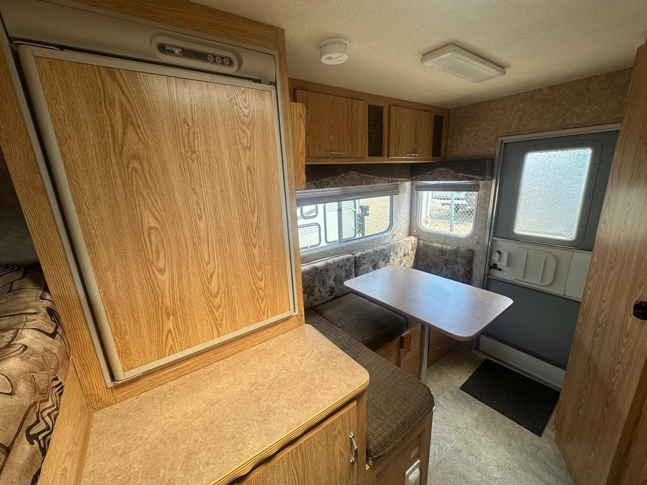 2007 Okanagan 80W TRUCK CAMPER 