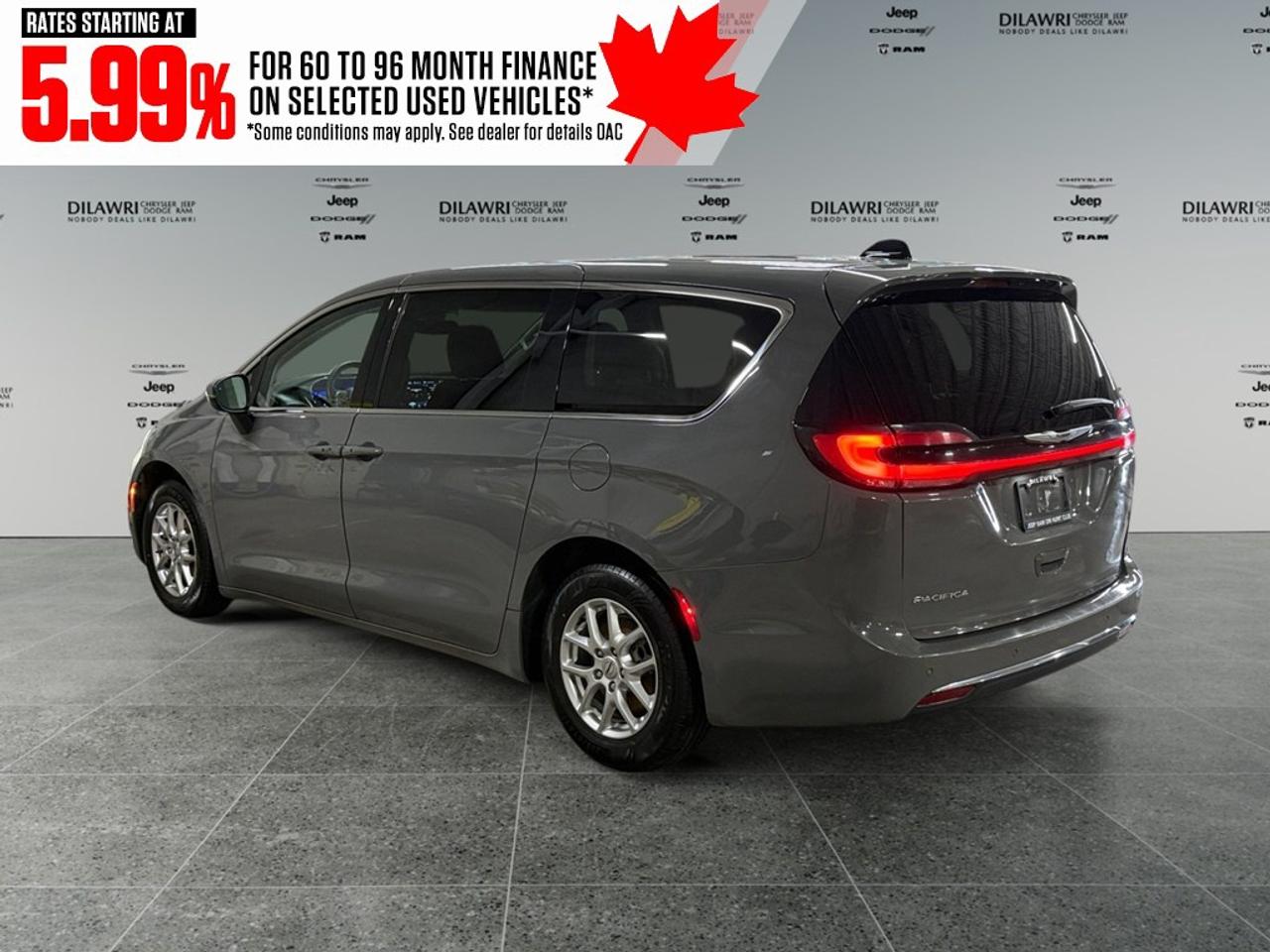 2023 Chrysler Pacifica Touring L FWD Photo