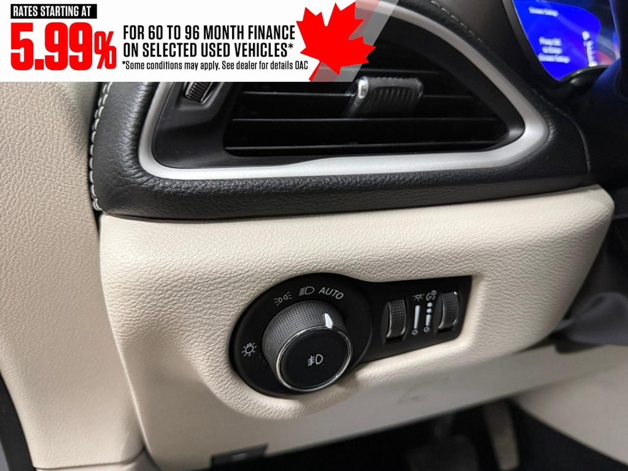2023 Chrysler Pacifica Touring L FWD Photo