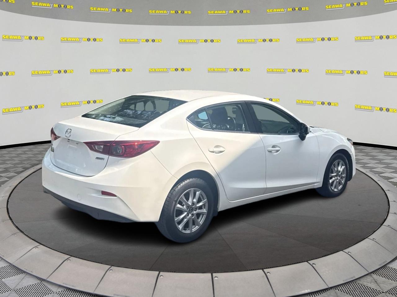 2017 Mazda MAZDA3 GS Photo