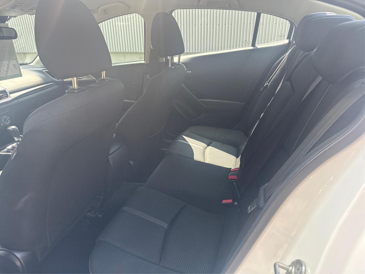 2017 Mazda MAZDA3 GS Photo