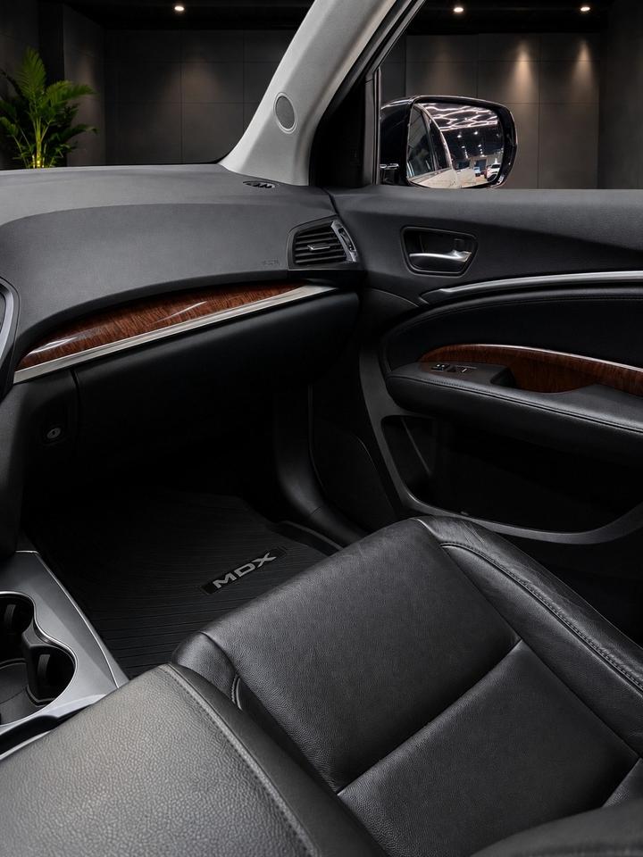 2020 Acura MDX Technology SH-AWD 7 passengers Photo