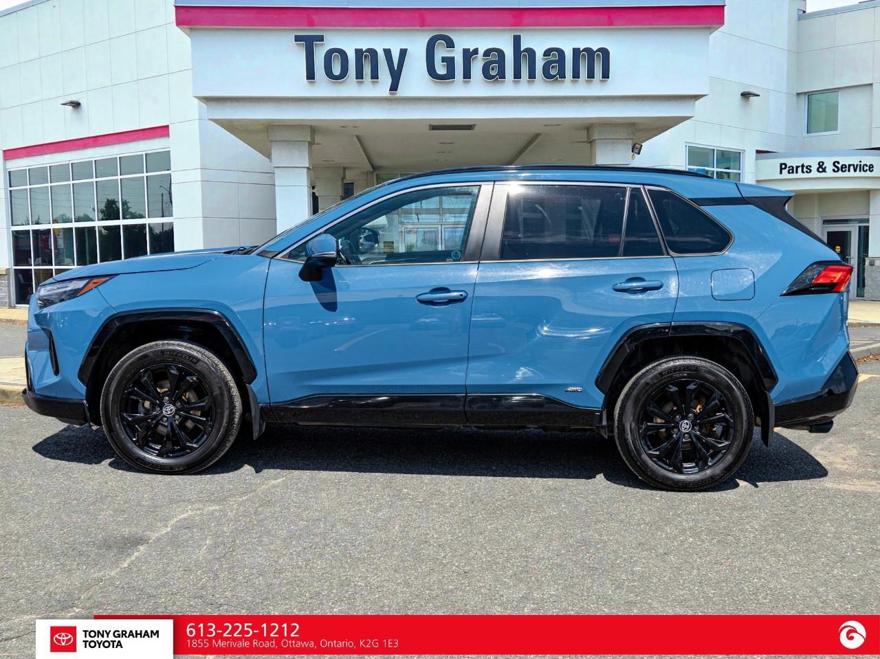 2022 Toyota RAV4 Hybrid SE Photo