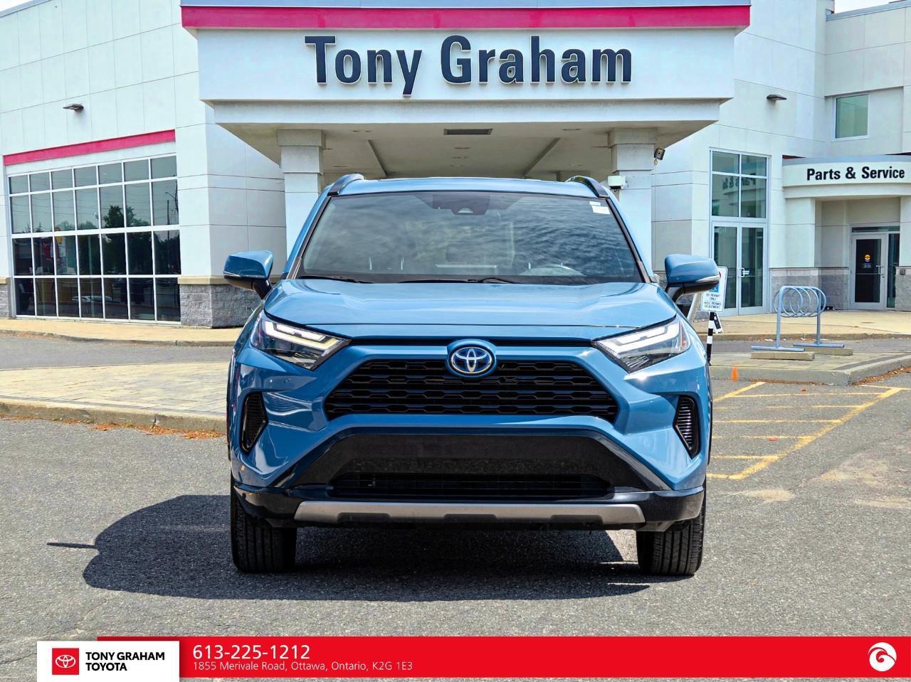 2022 Toyota RAV4 Hybrid SE Photo1