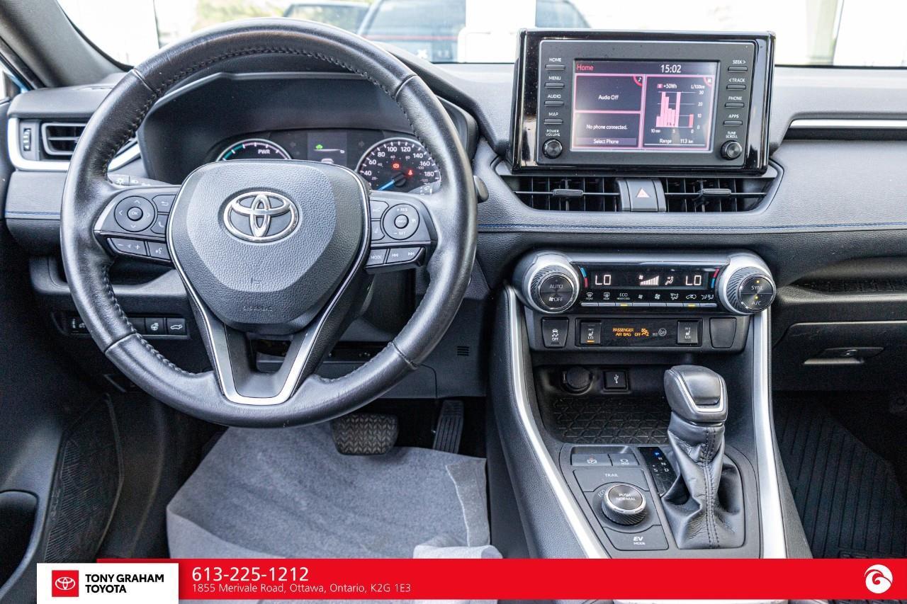2022 Toyota RAV4 Hybrid SE Photo