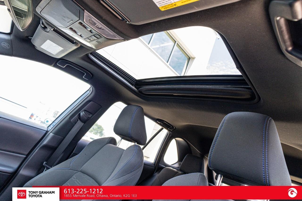 2022 Toyota RAV4 Hybrid SE Photo