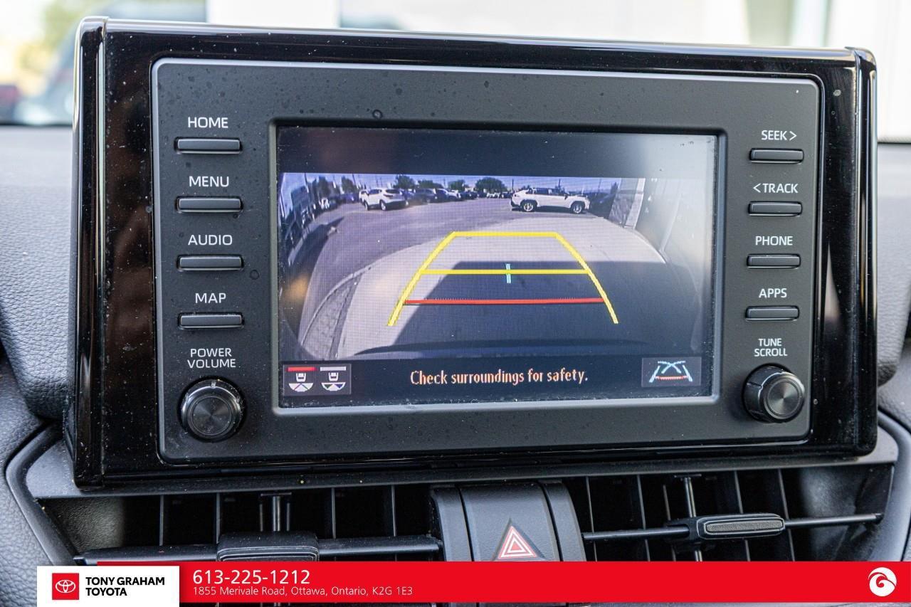 2022 Toyota RAV4 Hybrid SE Photo