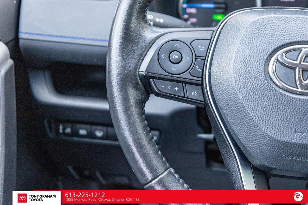 2022 Toyota RAV4 Hybrid SE Photo
