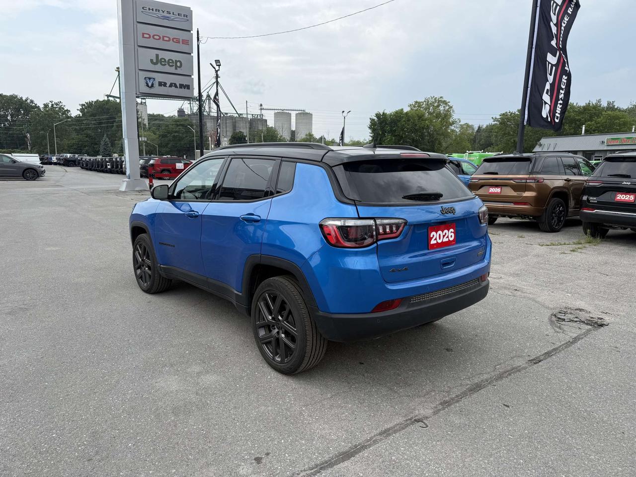 2026 Jeep Compass Limited 4x4 - Sunroof - Power liftgate - Alpine Photo