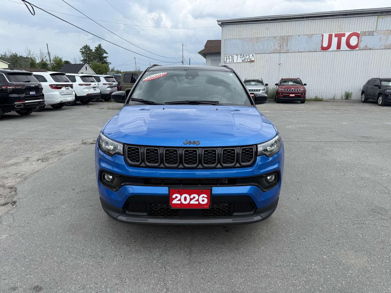 2026 Jeep Compass Limited 4x4 - Sunroof - Power liftgate - Alpine Photo