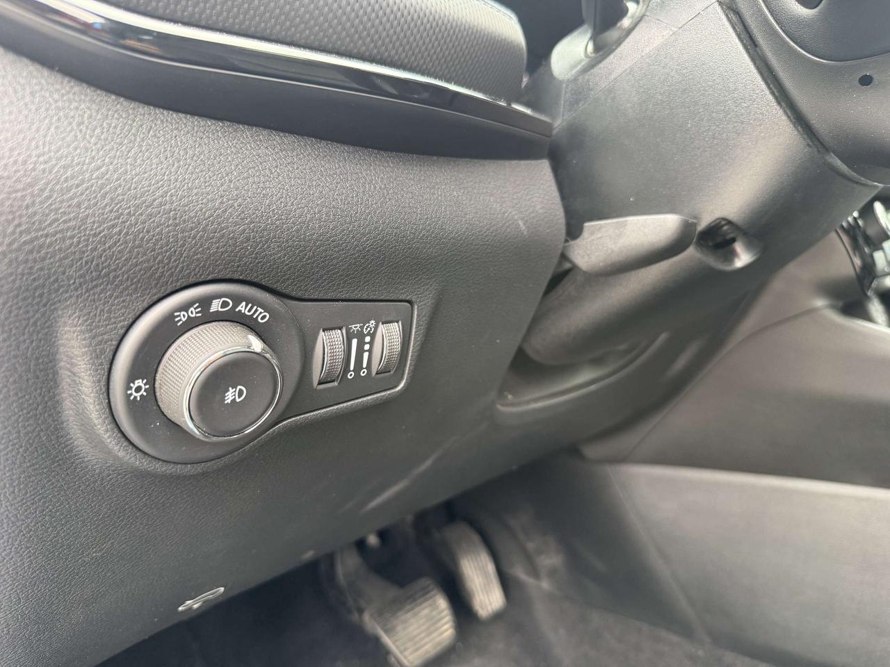 2026 Jeep Compass Limited 4x4 - Sunroof - Power liftgate - Alpine Photo