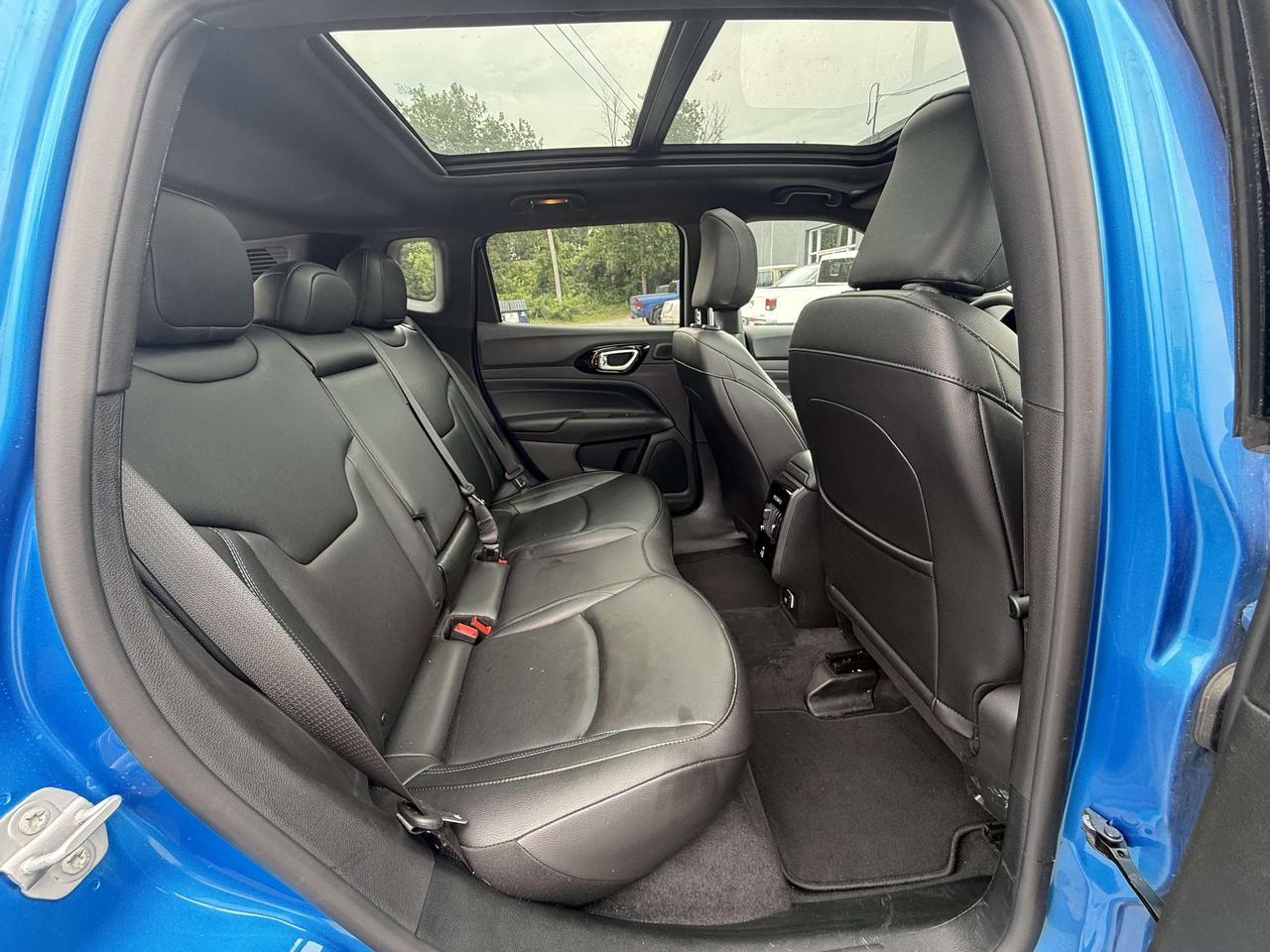2026 Jeep Compass Limited 4x4 - Sunroof - Power liftgate - Alpine Photo
