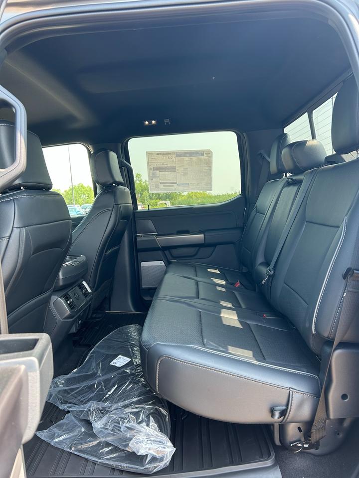 2026 Ford F-150 LARIAT 4WD SuperCrew 6.5' Box 501A Photo5