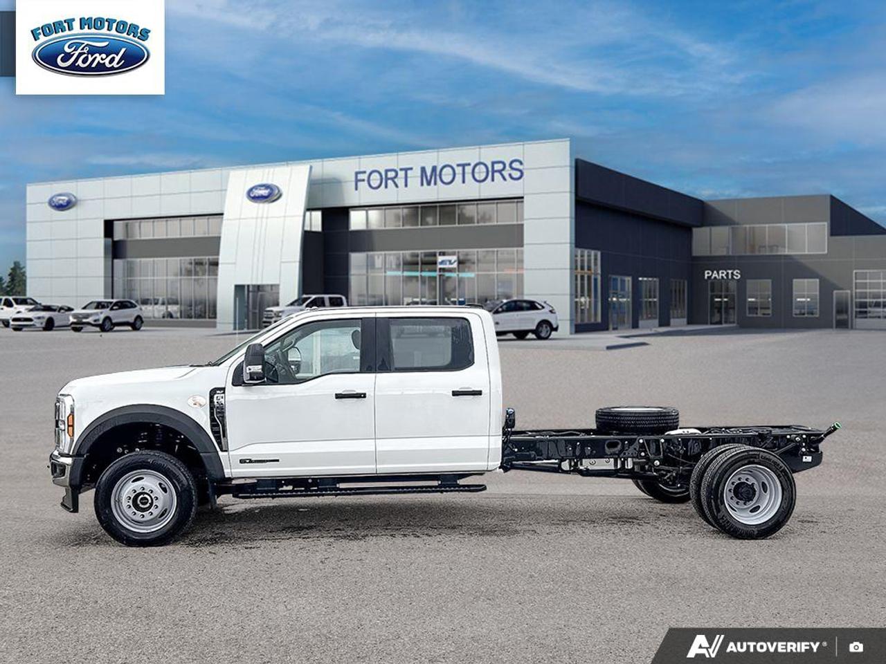 2026 Ford SUPER DUTY F-550 DRW XLT Photo2