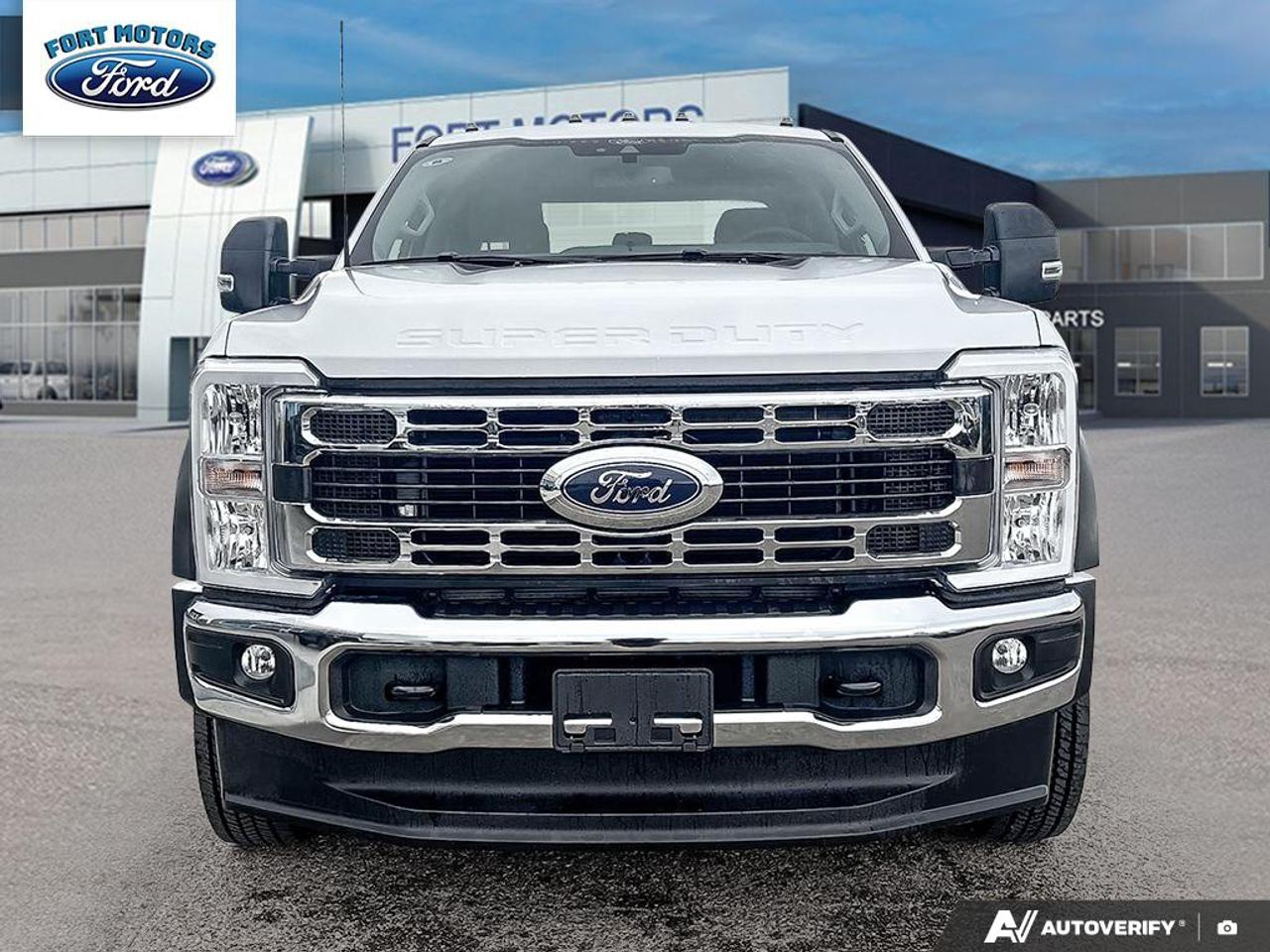 2026 Ford SUPER DUTY F-550 DRW XLT Photo1