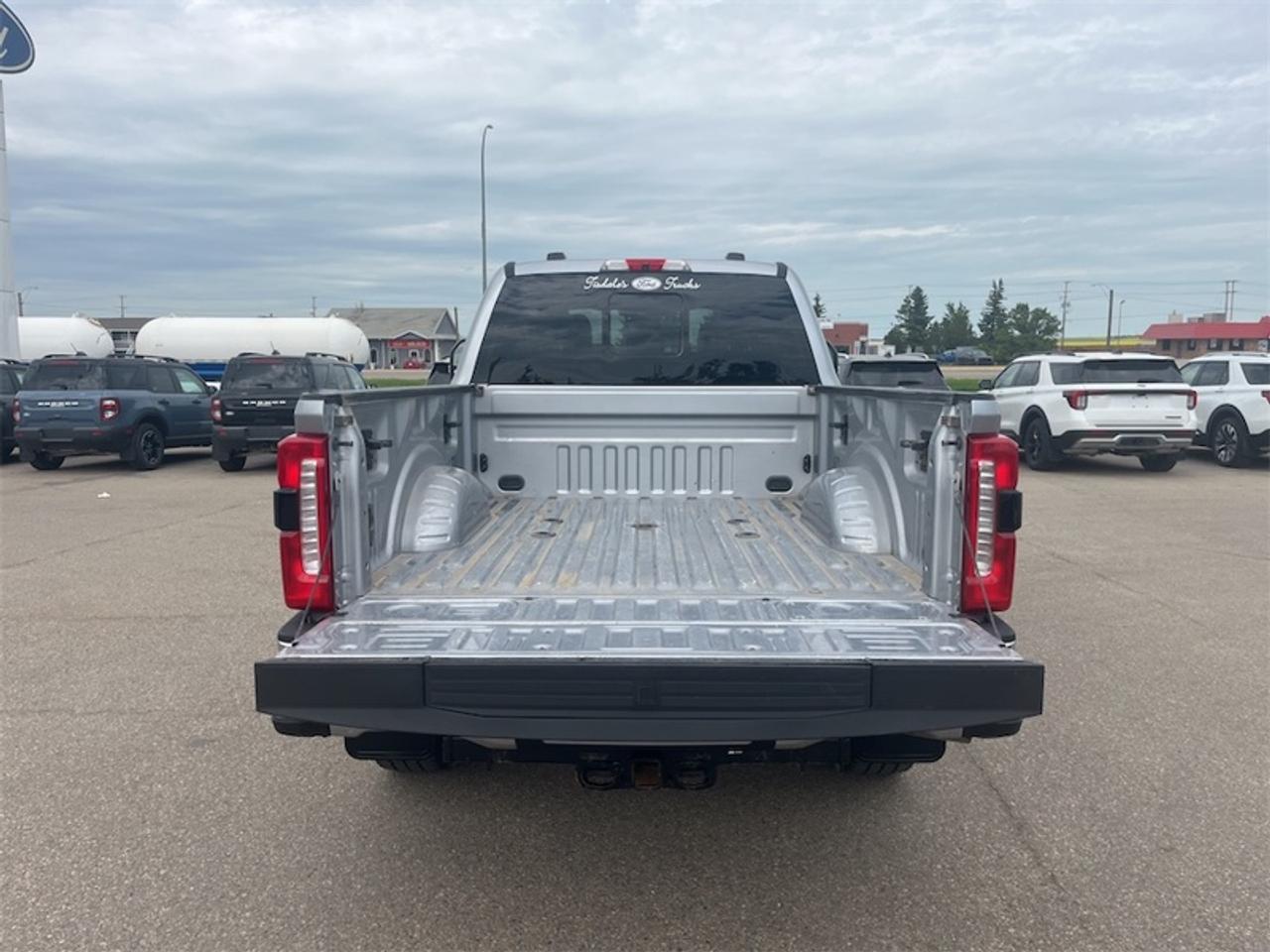 2023 Ford F-350 Super Duty Lariat  - Navigation Photo5