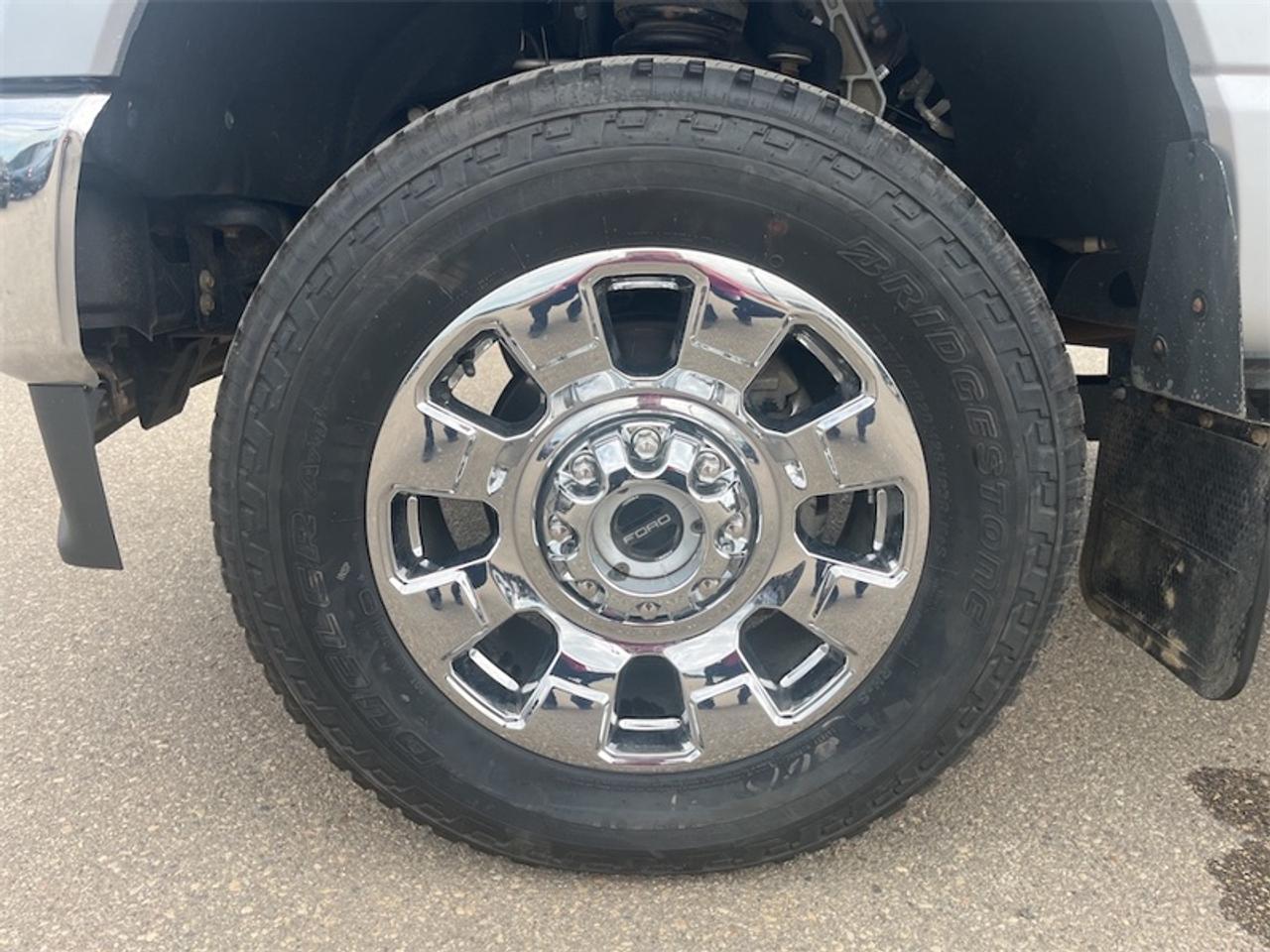 2023 Ford F-350 Super Duty Lariat  - Navigation Photo5