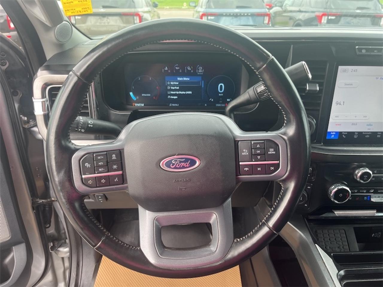 2023 Ford F-350 Super Duty Lariat  - Navigation Photo5