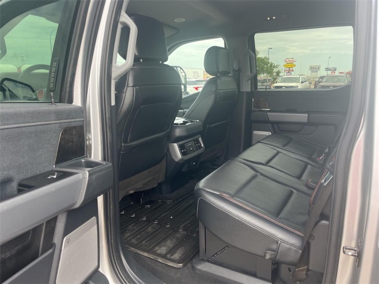 2023 Ford F-350 Super Duty Lariat  - Navigation Photo5