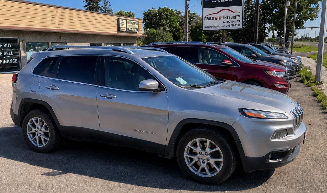 Used 2014 Jeep Cherokee North Latitude Front Wheel drive ,  SUV for sale in West Saint Paul, MB