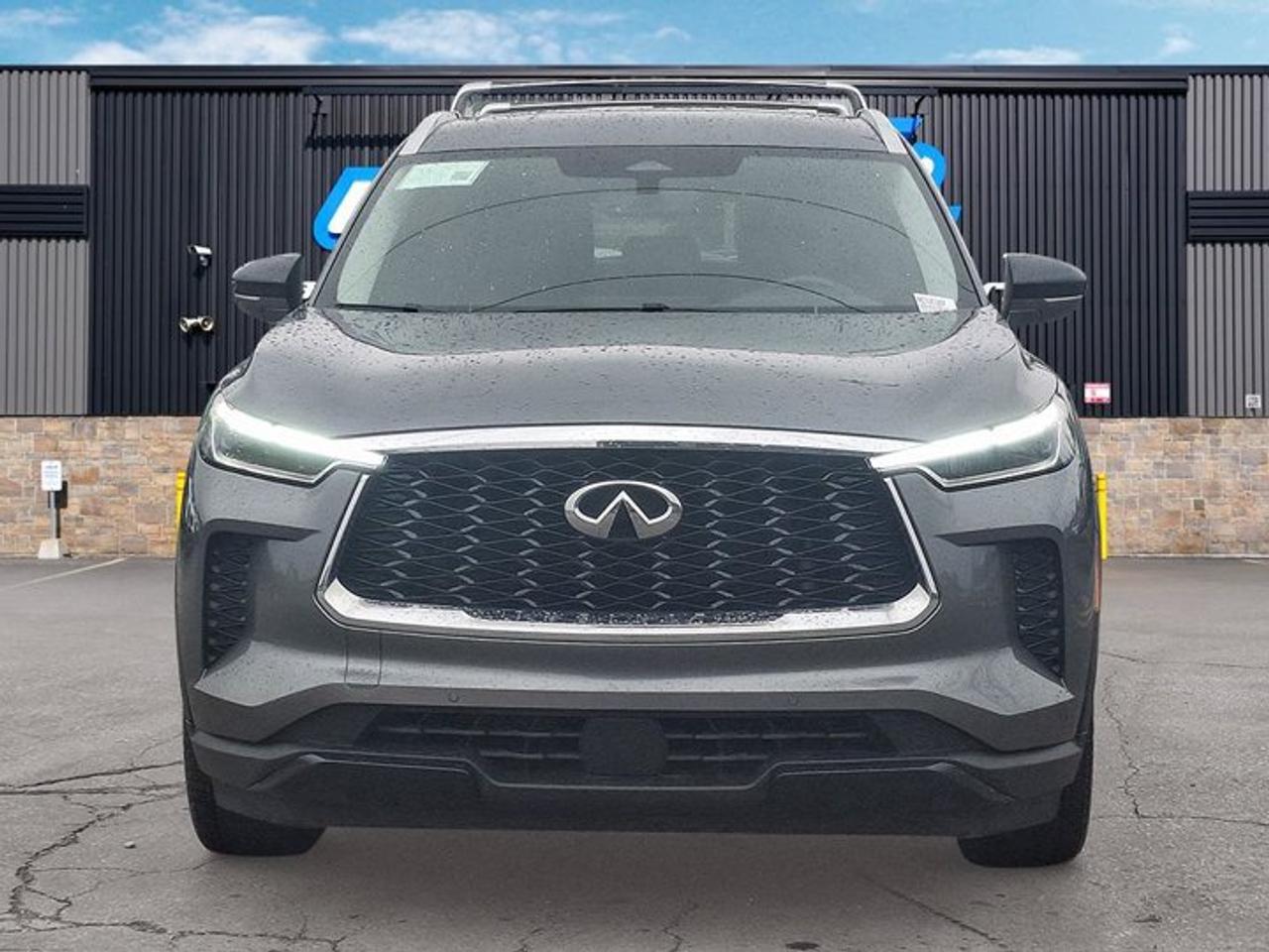 2024 Infiniti QX60 LUXE AWD | Leather | Sunroof | Nav | 360 Camera | Intelligent Cruise | Heated Wheel + Seats & More ! Photo