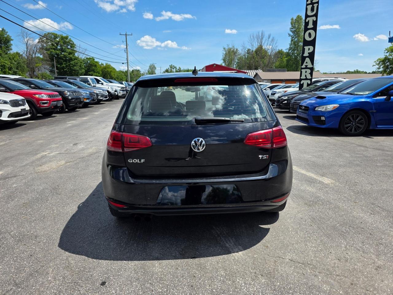2015 Volkswagen Golf TSi  S Photo3