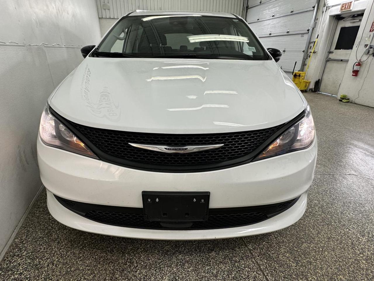 2024 Dodge Grand Caravan SXT - POWER DOORS/QUADS/DUAL AC/NAVI/1 OWNER LEASE RETURN! Photo5