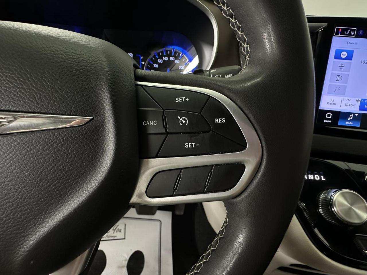 2024 Dodge Grand Caravan SXT - POWER DOORS/QUADS/DUAL AC/NAVI/1 OWNER LEASE RETURN! Photo
